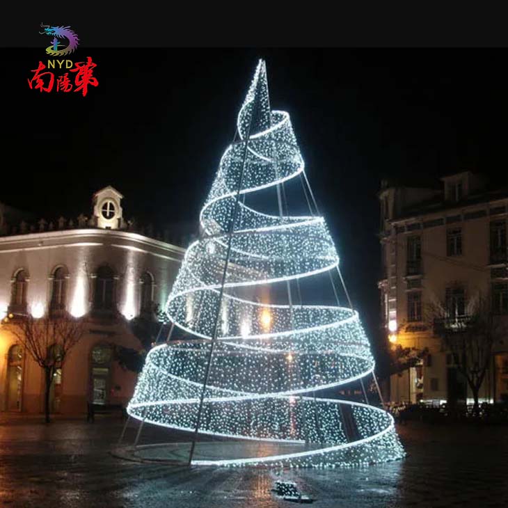 Large Spiral Christmas Tree Outdoor